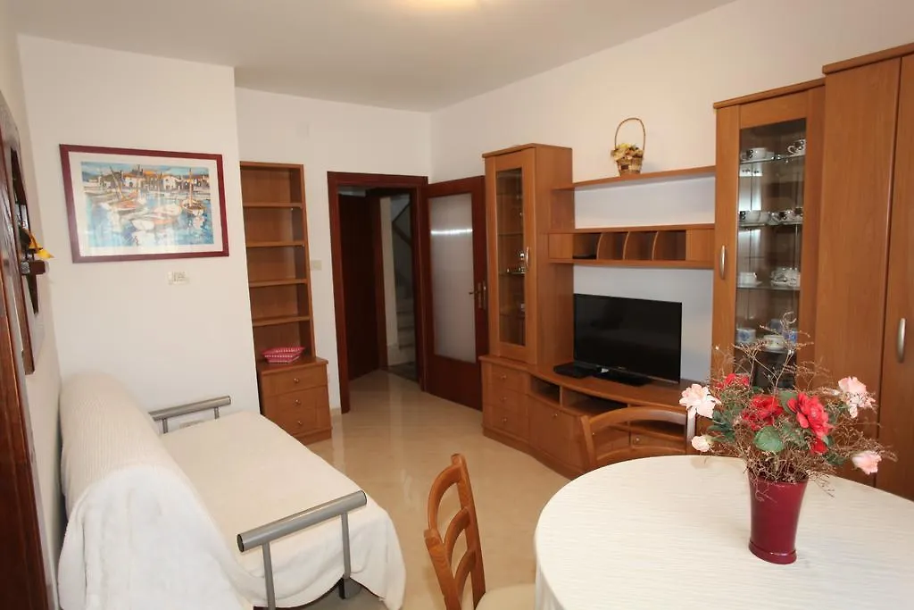 Cres Sucic Apartments
