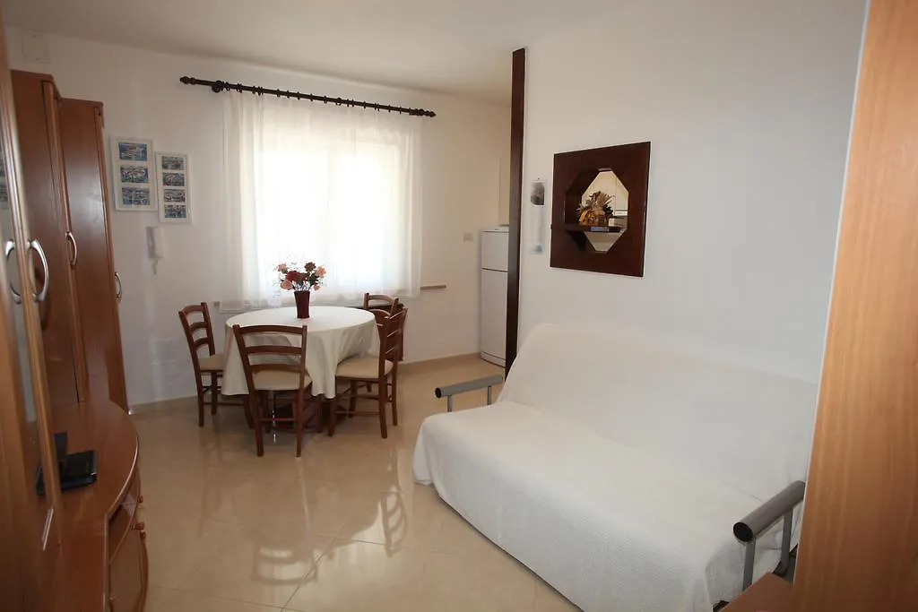 Cres Sucic Apartments