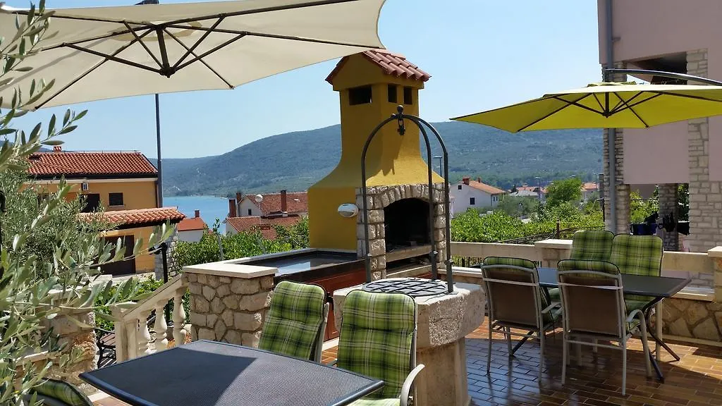 Cres Sucic Apartments